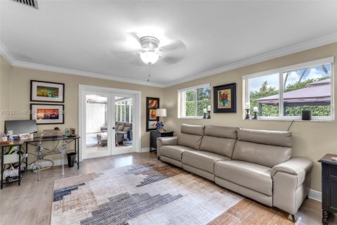 Villa ou maison à vendre à Miami, Floride: 4 chambres, 241.55 m2 № 2086894 - photo 9