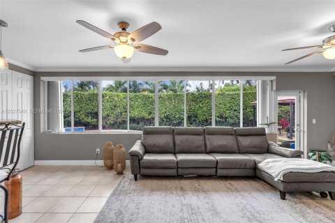 Villa ou maison à vendre à Miami, Floride: 4 chambres, 241.55 m2 № 2086894 - photo 12