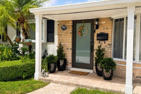 Villa ou maison à Miami, Floride 4 chambres, 241.55 m2 № 2086894