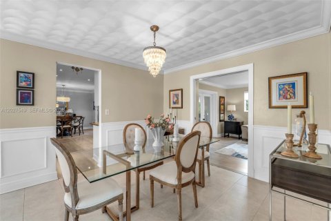 Villa ou maison à vendre à Miami, Floride: 4 chambres, 241.55 m2 № 2086894 - photo 7
