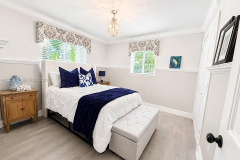 Villa ou maison à vendre à Miami, Floride: 4 chambres, 241.55 m2 № 2086894 - photo 26