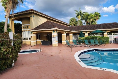 Condominio en venta en Hollywood, Florida, 2 dormitorios, 80.55 m2 № 1774318 - foto 13