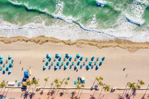 Condominio en venta en Hollywood, Florida, 1 dormitorio, 84.17 m2 № 1706478 - foto 20