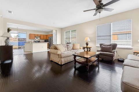 House in Sorrento, Florida 3 bedrooms, 162.3 sq.m. № 2132412 - photo 6
