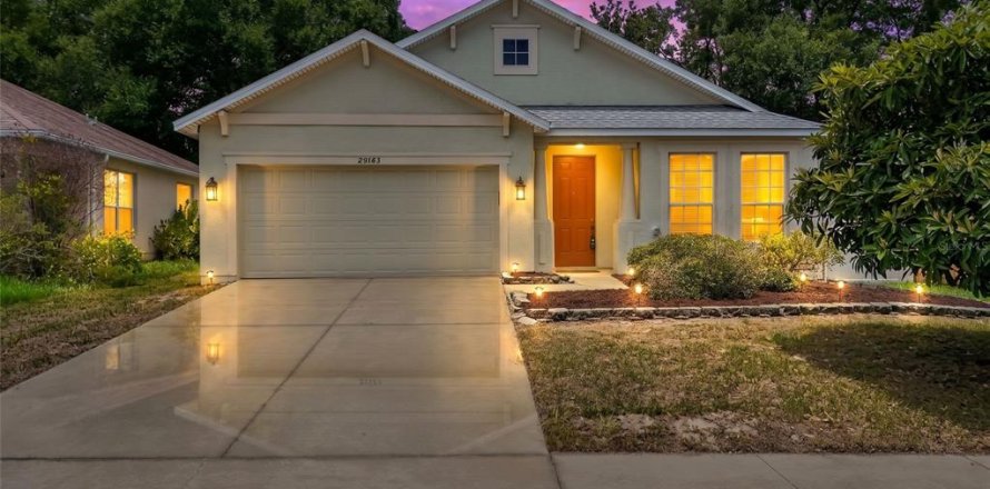 House in Sorrento, Florida 3 bedrooms, 162.3 sq.m. № 2132412