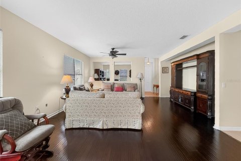 House in Sorrento, Florida 3 bedrooms, 162.3 sq.m. № 2132412 - photo 8