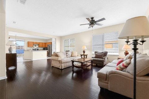 House in Sorrento, Florida 3 bedrooms, 162.3 sq.m. № 2132412 - photo 5