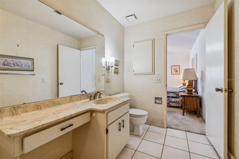 Condo in Bradenton, Florida, 2 bedrooms  № 2214025 - photo 25