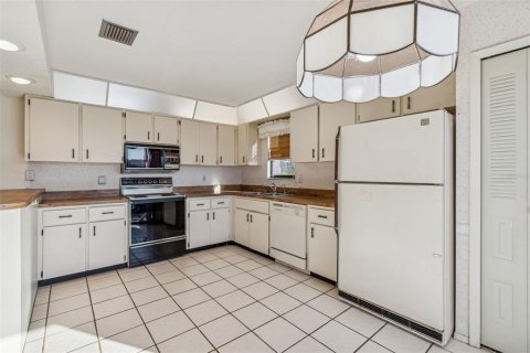 Condo in Bradenton, Florida, 2 bedrooms  № 2214025 - photo 20