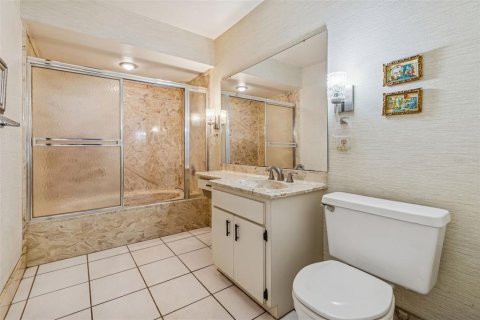 Condo in Bradenton, Florida, 2 bedrooms  № 2214025 - photo 24