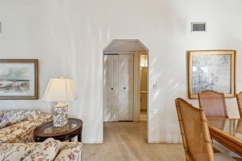 Condo in Bradenton, Florida, 2 bedrooms  № 2214025 - photo 7