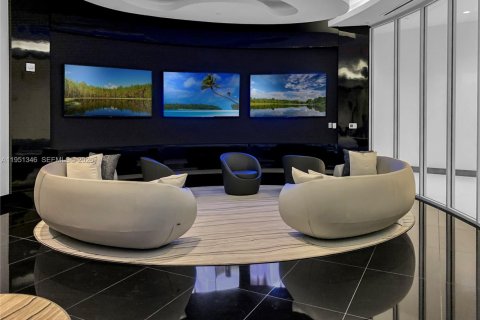 Condo in Miami, Florida, 4 bedrooms № 2008903 - photo 6