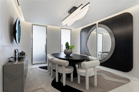 Condo in Miami, Florida, 4 bedrooms № 2008903 - photo 20