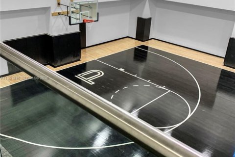 Condo in Miami, Florida, 4 bedrooms № 2008903 - photo 11