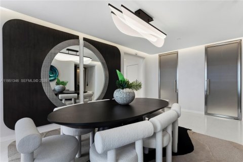 Condo in Miami, Florida, 4 bedrooms № 2008903 - photo 23