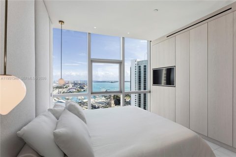 Condo in Miami, Florida, 4 bedrooms № 2008903 - photo 27