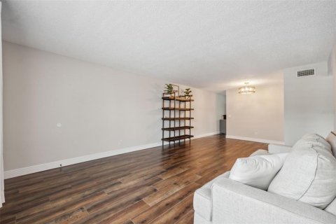Condo in Clearwater, Florida, 2 bedrooms  № 1767354 - photo 4