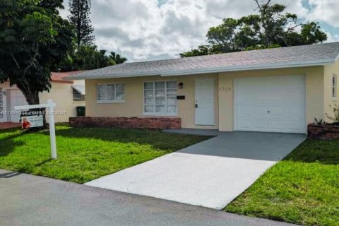 Купить виллу или дом в Тамарак, Флорида 2 спальни, 80.64м2, № 1987164 - фото 4