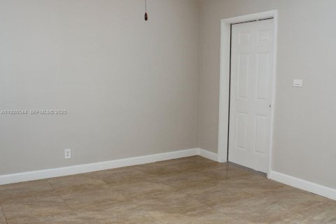 Купить виллу или дом в Тамарак, Флорида 2 спальни, 80.64м2, № 1987164 - фото 7