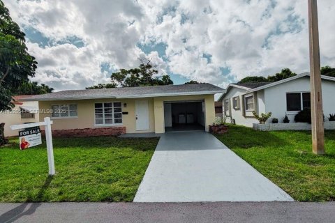 Купить виллу или дом в Тамарак, Флорида 2 спальни, 80.64м2, № 1987164 - фото 2