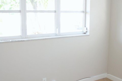 Купить виллу или дом в Тамарак, Флорида 2 спальни, 80.64м2, № 1987164 - фото 26