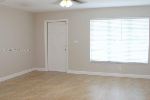 Купить виллу или дом в Тамарак, Флорида 2 спальни, 80.64м2, № 1987164 - фото 6