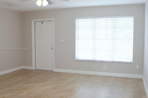 Купить виллу или дом в Тамарак, Флорида 2 спальни, 80.64м2, № 1987164 - фото 5