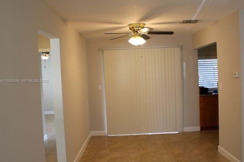 Купить виллу или дом в Тамарак, Флорида 2 спальни, 80.64м2, № 1987164 - фото 15