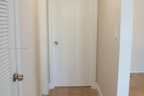 Купить виллу или дом в Тамарак, Флорида 2 спальни, 80.64м2, № 1987164 - фото 25