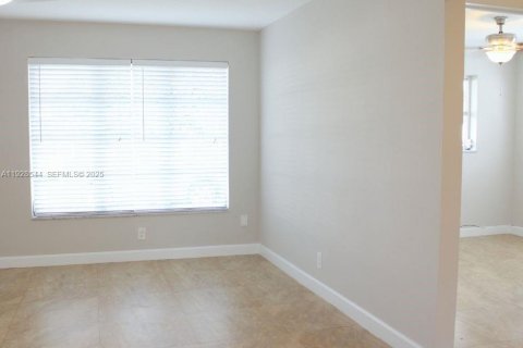 Купить виллу или дом в Тамарак, Флорида 2 спальни, 80.64м2, № 1987164 - фото 11