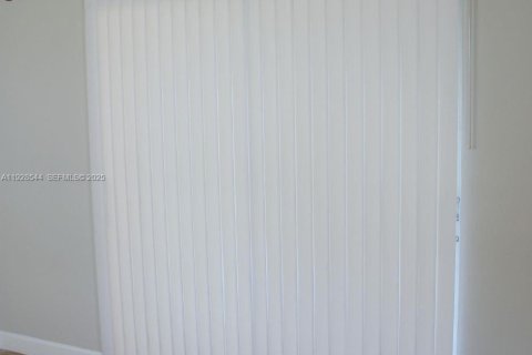 Купить виллу или дом в Тамарак, Флорида 2 спальни, 80.64м2, № 1987164 - фото 30