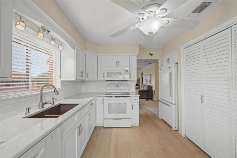 Copropriété à vendre à New Port Richey, Floride: 2 chambres, 106.28 m2 № 2236351 - photo 3