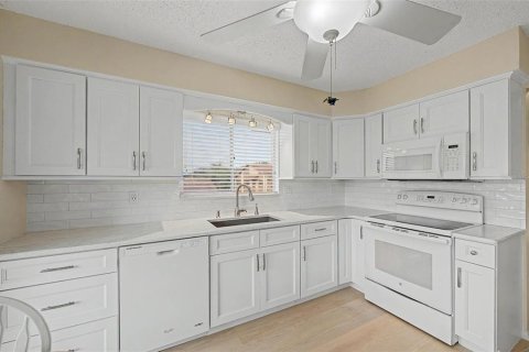 Copropriété à vendre à New Port Richey, Floride: 2 chambres, 106.28 m2 № 2236351 - photo 6