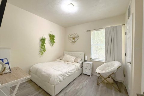 Condo in Gainesville, Florida, 1 bedroom № 2103376 - photo 7