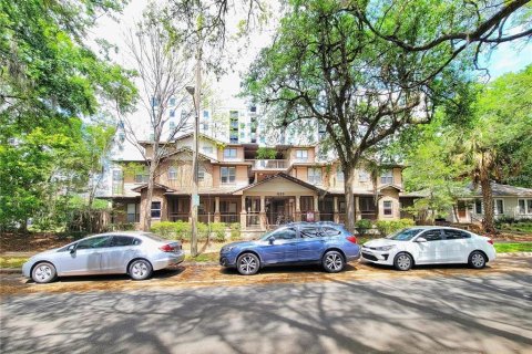 Condo in Gainesville, Florida, 1 bedroom № 2103376 - photo 15