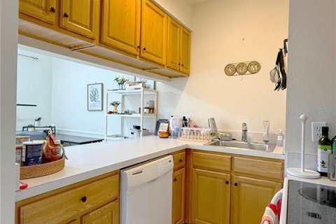Condo in Gainesville, Florida, 1 bedroom № 2103376 - photo 5