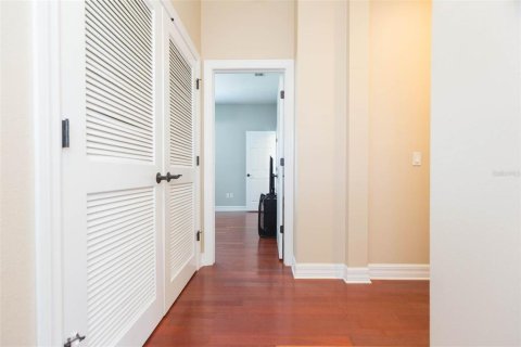 Townhouse in Tampa, Florida 3 bedrooms, 175.12 sq.m. № 1634020 - photo 28