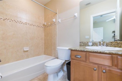 Townhouse in Tampa, Florida 3 bedrooms, 175.12 sq.m. № 1634020 - photo 9