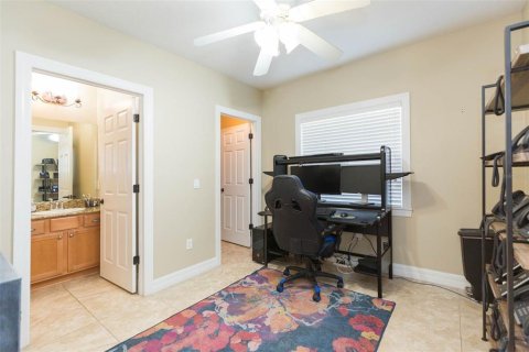 Townhouse in Tampa, Florida 3 bedrooms, 175.12 sq.m. № 1634020 - photo 6