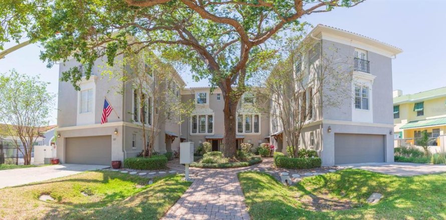 Townhouse in Tampa, Florida 3 bedrooms, 175.12 sq.m. № 1634020