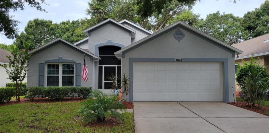 Дом в Клермон, Флорида 5 комнат, 130.99м2 № 1903814