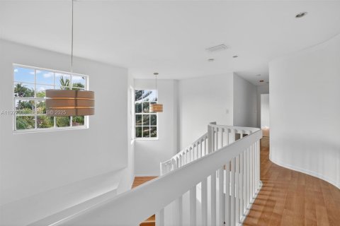 Купить виллу или дом в Майами, Флорида 4 спальни, 257.06м2, № 1989338 - фото 22