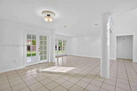 Купить виллу или дом в Майами, Флорида 4 спальни, 257.06м2, № 1989338 - фото 7