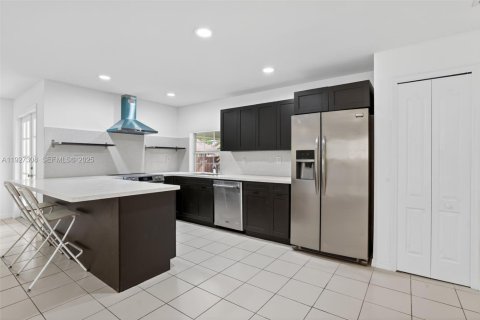 Купить виллу или дом в Майами, Флорида 4 спальни, 257.06м2, № 1989338 - фото 9