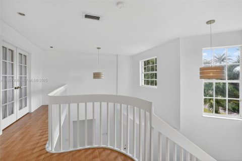 Купить виллу или дом в Майами, Флорида 4 спальни, 257.06м2, № 1989338 - фото 21