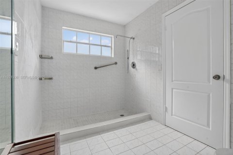 Купить виллу или дом в Майами, Флорида 4 спальни, 257.06м2, № 1989338 - фото 19