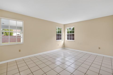 Купить виллу или дом в Майами, Флорида 4 спальни, 257.06м2, № 1989338 - фото 15