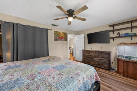 House in Saint Petersburg, Florida 3 bedrooms, 109.62 sq.m. № 2198415 - photo 23