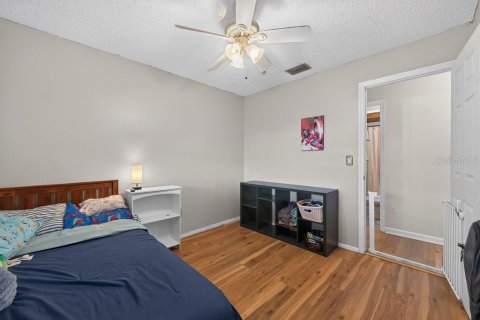 House in Saint Petersburg, Florida 3 bedrooms, 109.62 sq.m. № 2198415 - photo 30