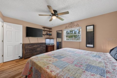 House in Saint Petersburg, Florida 3 bedrooms, 109.62 sq.m. № 2198415 - photo 24